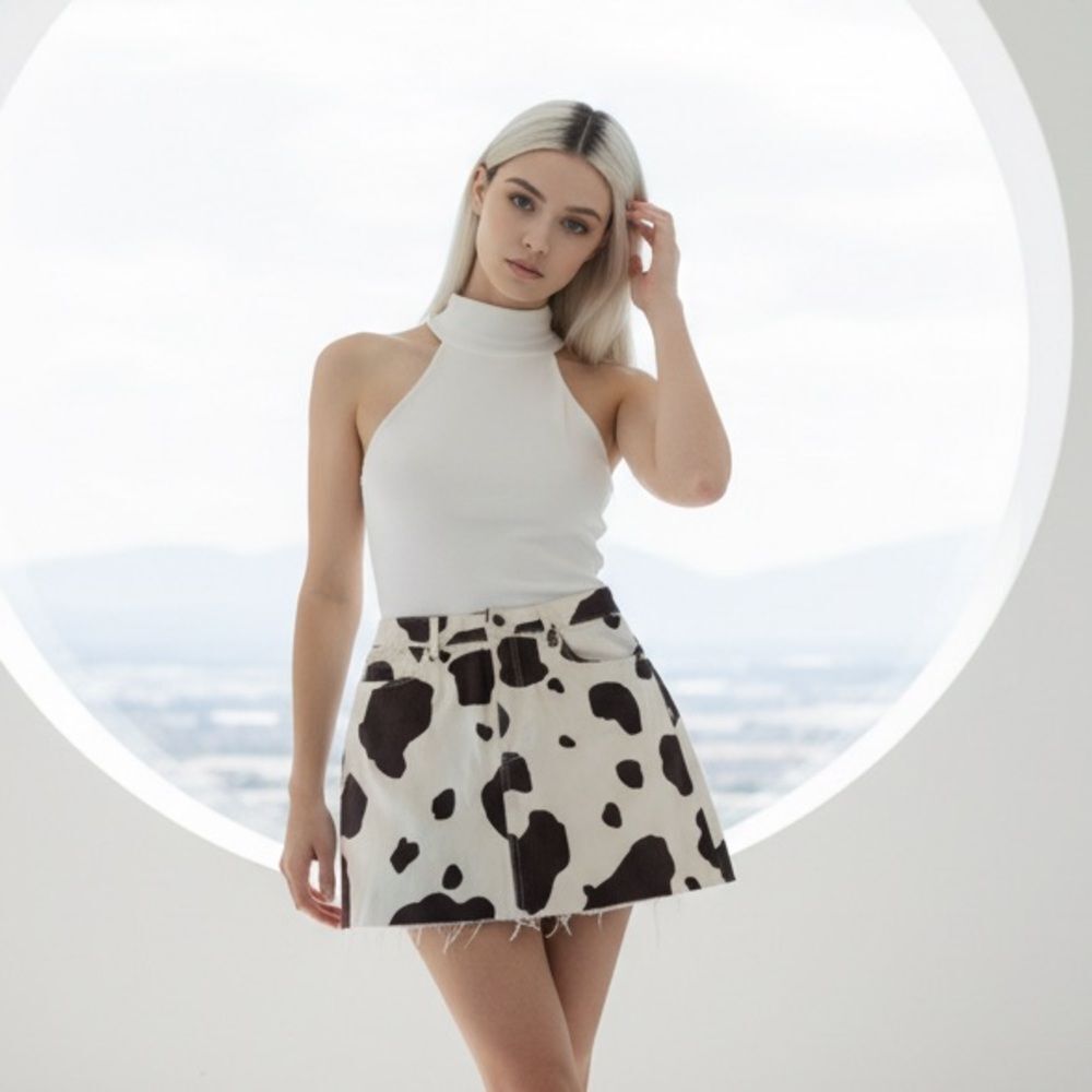 🛍️ PACSUN white brown cow animal print frayed miniskirt size medium